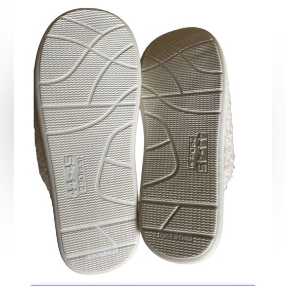 NEW Molatin Fuzzy Smiley Face Slippers Size W 10.5-11 M 9-10 Emoji Loungewear - Picture 11 of 15